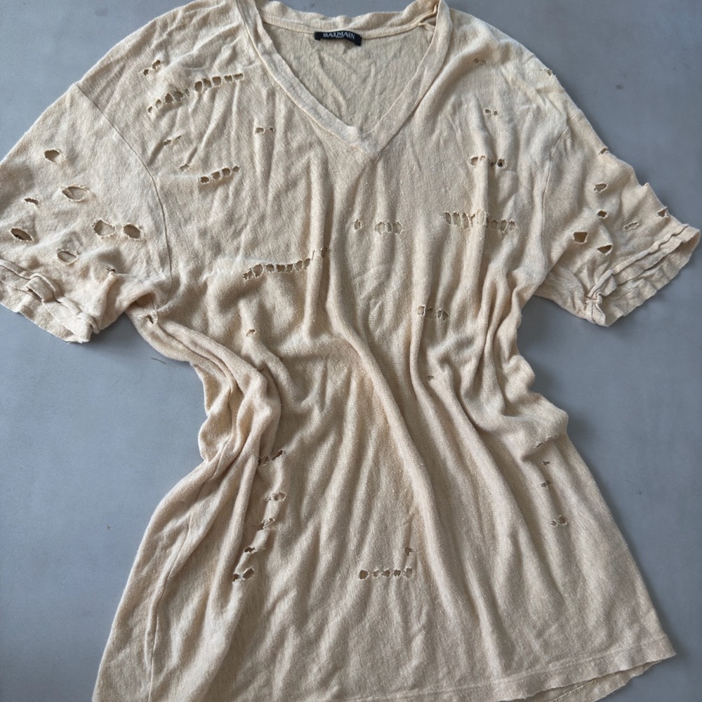 Balmain Distressed Linen V-Neck T-
Shirt size S / 36